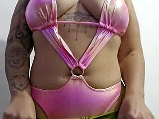 Guys get hard seeing me in this short skirt