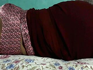 i can't resist sanjana aunty's ass in maroon saree as housewife