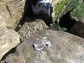 hyvä perse rannalla nudisti huoralla