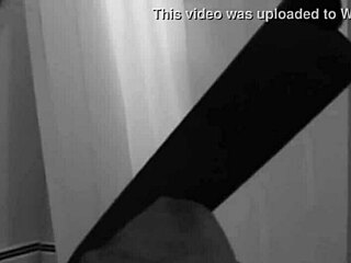 Oh, that sexy psycho girl in the shower! What a bathing babe!