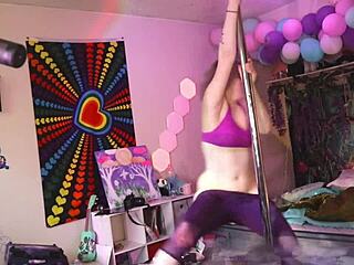 Nymph Comel Ini Bogel dan Twerk Panas