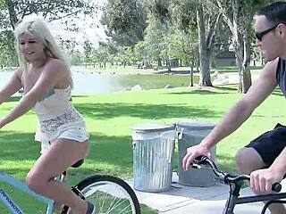 picked up this blonde with saggy tits for a hard fuck and squirt 😈