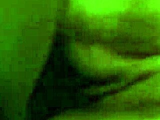 Kiihottunut Michellen perse pakataan interracial-kolmikossa