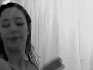 Oh, that sexy psycho girl in the shower! What a bathing babe!