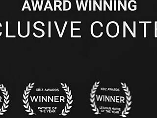 مراهقات روسيات مثليات يمارسن جنس صباحي إيروتيكي بلعق كس بحماس وتأوهات. يستكشفن غوص فرج في ملعقة رومانسية