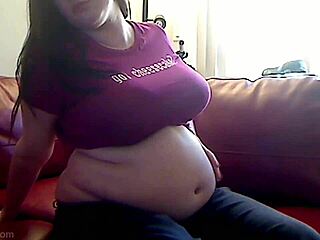 Chubby Latina BBW stuffs ice cream into her big tits and belly.