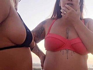 비치에서 내 슬럿티 친구랑 더티 토킹 했던 거 기억나, 거기서 찾은 젊은 18+ 남자 처녀막 뗐어