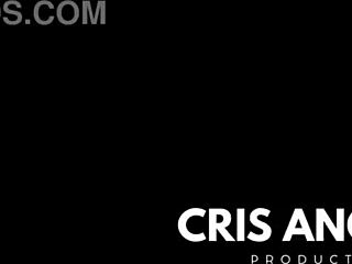 Francouzská bruneta uvíznutá ve výtahu a skončí prstěním s vdaným sousedem