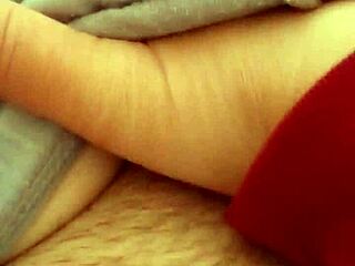 Milf touches herself to orgasm in pajamas 😊