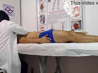 Latina-sykepleier stønner mens trang fitte blir hardt knullet av stor kuk