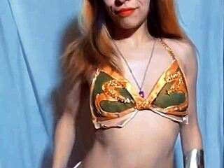 bonneyuwu in cute leia star wars cosplay