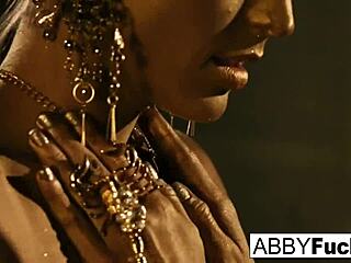 Gold Statues Come to Life and Eat Each Other Out!