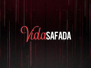 Gue Udah Keluar Dua Kali, Tapi Teman Gue Tetep Ngentot Istri Gue di Kamar