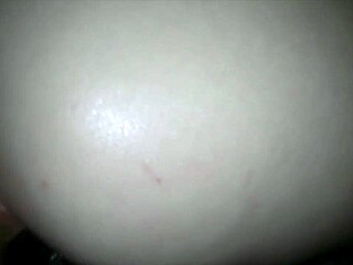 내 와이프를 빌려줬는데 그가 바로 엉덩이로 갔어