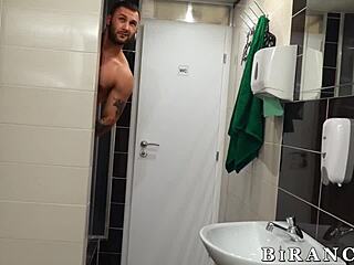 Two Big Dicked Guys Fuck Big Titted Jennifer Mendez In Wild 3Some!