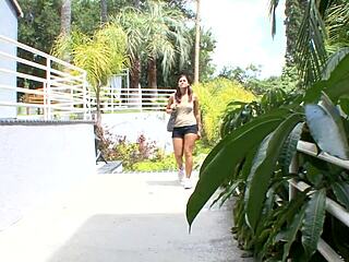 XXX HCチームが速くて激しいパフォーマンスを届ける