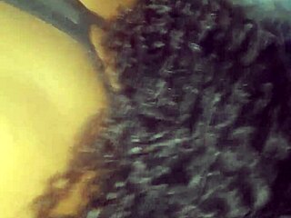 Pare a moto no beco e mete leite na buceta dela ali mesmo, filha da puta gostosa?