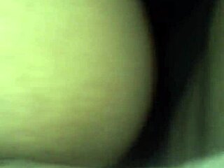 Pare a moto no beco e mete leite na buceta dela ali mesmo, filha da puta gostosa?