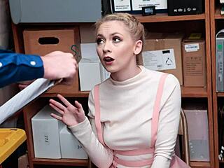 Adolescente 18+ piantagrane urla durante interrogatorio hardcore in ufficio sicurezza!