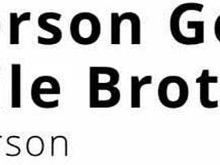 Michelle Anderson이 오빠 앞에서 의사에게 검사받아