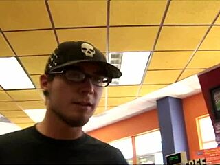 Amina Amore Dikongkek Dalam sebagai Pelacur Rosak!