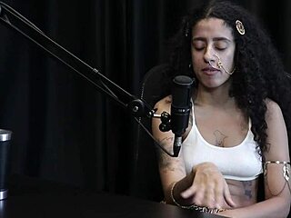 Bibi Hourani Loves Feeling Cock Entering!