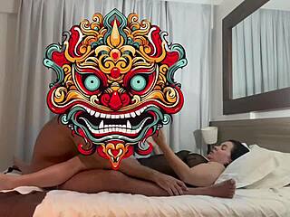 ครูสาวลาตินาอวบโชว์หีให้เพื่อนหนุ่มในห้องเรียน