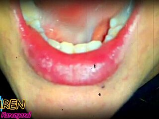 Karen Jugando Con Mas Semen En La Boca Slow Motion