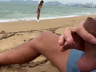 Hei, te-am văzut masturbându-te la flash-ul meu public, vrei să ejaculăm împreună?