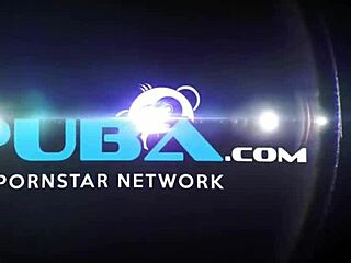 Jeg, sexy Romi, stoper fitta mi med stort leketøy for solo moro