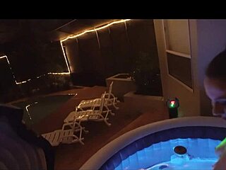 マリア・ジェイドが激しいホットタブ・ディープスロートで叫ぶ！