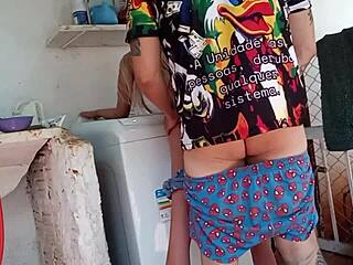 Kuuma vaimo pettää seksilelulla