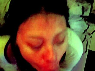 Complicaci�n de incre�ble mamada de garganta profunda lleno de semen se boca