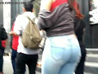 Culona Con Jeans Apretados