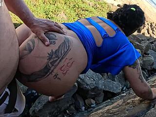 Meduzza brazilian bokong besar ngewe di pantai salvador