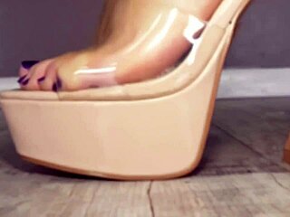 amazon babe sidney props up big dirrty feet for perfect barefooot soles