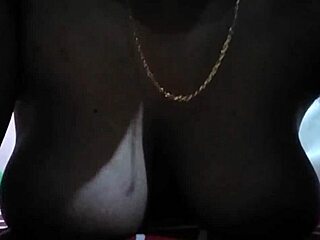 케랄라 걸과 격렬한 쾌락 야생 섹스