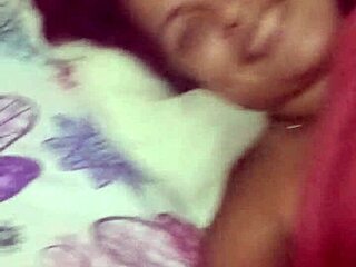 젊은 불이 커클드 와이프 깨워서 섹스해