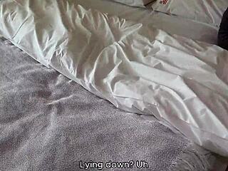 뜨거운 갈색 머리 부동산녀 아파트 투어 중 젖은 보지 박아줌