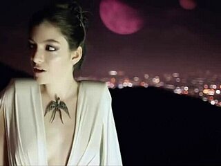 disclosure performs magnets featuring lorde in emo goth style