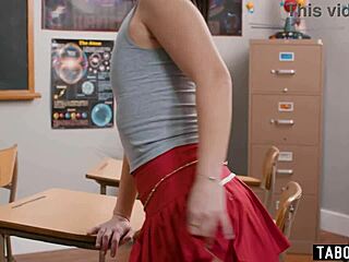 한국 학생 김미 킴 교실에서 자위하다 걸려 선생님과 박아줌