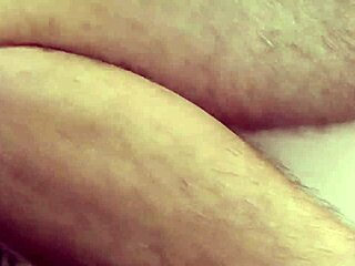 Melanie Silver está metida en sexo anal total, ¿no? ¡Mira cómo lo toma profundo al aire libre!