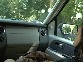 This real amateur homemade sex with a busty waitress is hot 😍