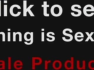 Honey Violet Tarik dan Twerk di Pentas