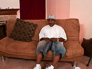 Anal with bbw housewife milf and bbc fat cock, she's moaning so loud! 😈