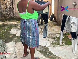 Gejza žena vara z velikim črnim kurcem.