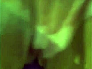 quieres ver como me masturbo con dildo y te la jalas rico?