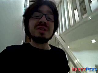 Newbie chick gets her pussy eaten out by that leeds nerd guy