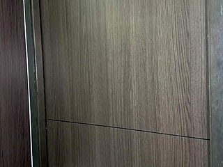 Mi novia se deja follar por el culo y hacer doble penetraci�n con mis amigos mells blanco