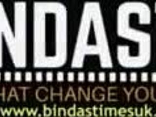 Wanita Desi baru nikah bertemu pencuri di depan suami